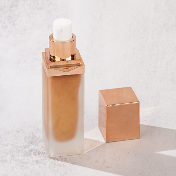 golden Perfect Glow Liquid Foundation – Lightweight, Buildable Coverage, Natural Matte Finish, Long-Lasting, Hydrating Formula