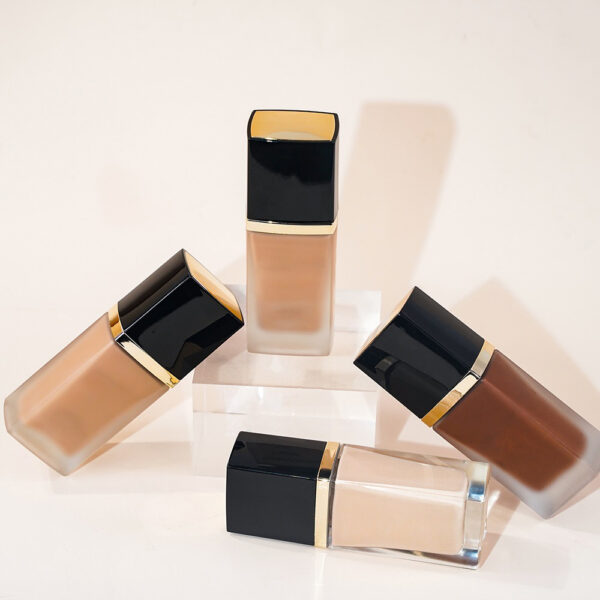 Ultimate Coverage Liquid Foundation – Full Coverage, Smooth Application, Long-Lasting, Oil-Free & Hydrating - Image 6