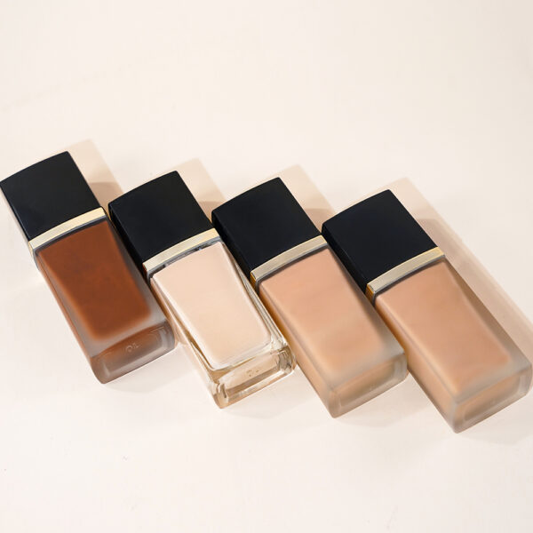 Ultimate Coverage Liquid Foundation – Full Coverage, Smooth Application, Long-Lasting, Oil-Free & Hydrating - Image 8