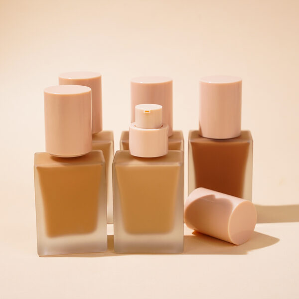 Matte Foundation – Lightweight, Natural Matte Finish, 18 hours lasting - Image 4