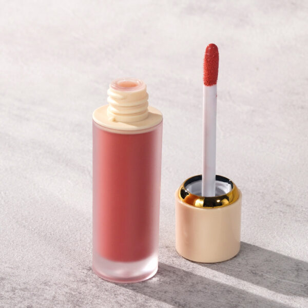 Liquid Blush – Buildable, Long-Lasting Color for Cheeks and Lips – Natural, Dewy Finish, Easy Application - Image 2