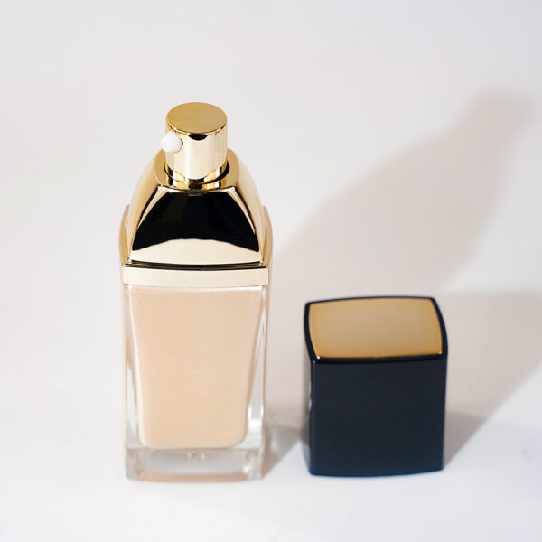 Ultimate Coverage Liquid Foundation – Full Coverage, Smooth Application, Long-Lasting, Oil-Free & Hydrating