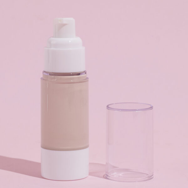 Ultimate Coverage Liquid Foundation – Full Coverage, Smooth Application, Long-Lasting, Oil-Free - Image 3