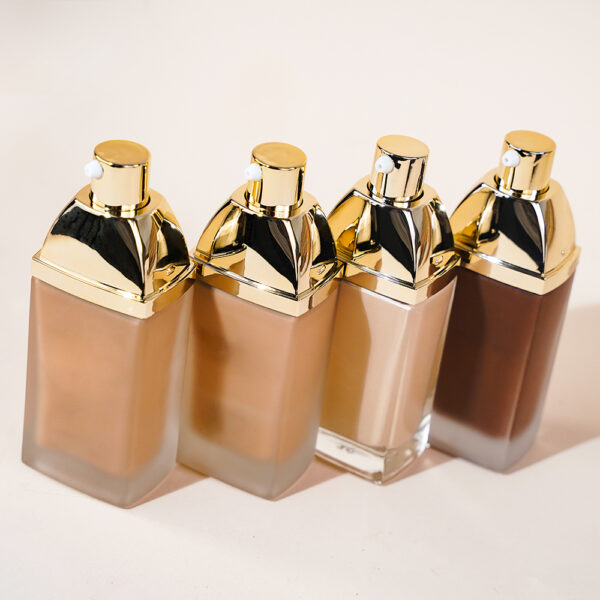Ultimate Coverage Liquid Foundation – Full Coverage, Smooth Application, Long-Lasting, Oil-Free & Hydrating - Image 4
