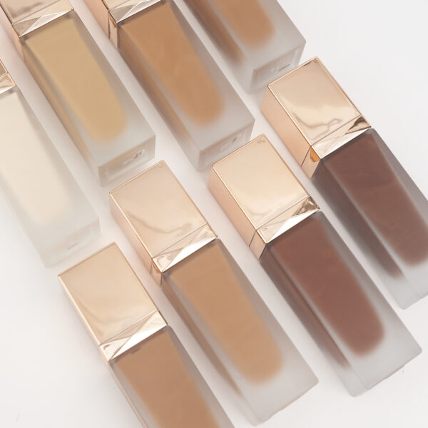 golden Perfect Glow Liquid Foundation – Lightweight, Buildable Coverage, Natural Matte Finish, Long-Lasting, Hydrating Formula - Image 5