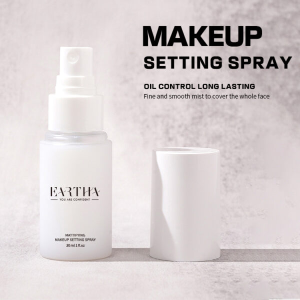 Mini Long-Lasting Matte Setting Spray – Oil Control, Shine-Free Finish, 24-Hour Wear, Weightless Formula for Flawless Makeup