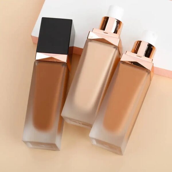 golden Perfect Glow Liquid Foundation – Lightweight, Buildable Coverage, Natural Matte Finish, Long-Lasting, Hydrating Formula - Image 4