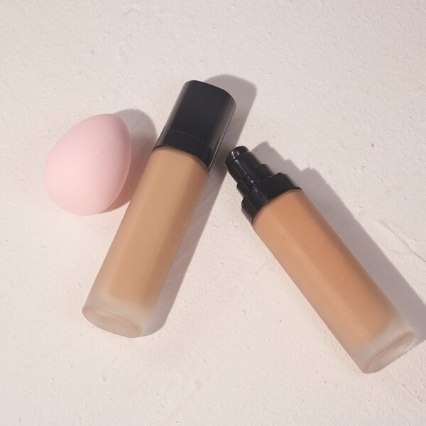 Black, Long-wear, Full coverage, Waterproof Liquid Foundation
