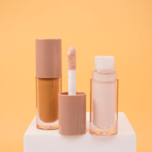 Mini size, portable, medium to full coverage, waterproof, long-lasting, concealer
