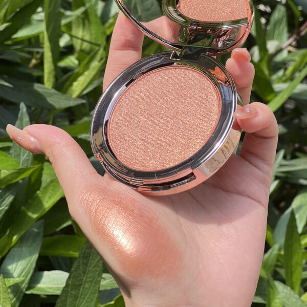 Rose Gold,Luxury, High Shimmer, Waterproof,High Lighter - Image 3