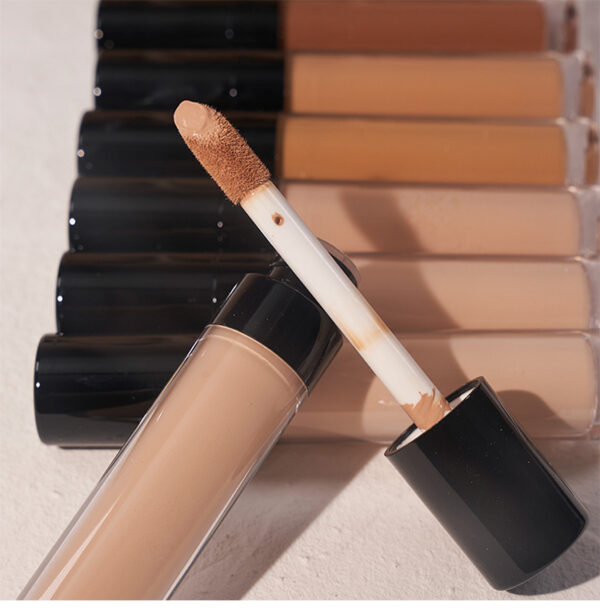 Black tube Matte Finish Long Lasting Concealer ,Water Proof - Image 3